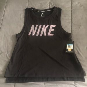 Nike top